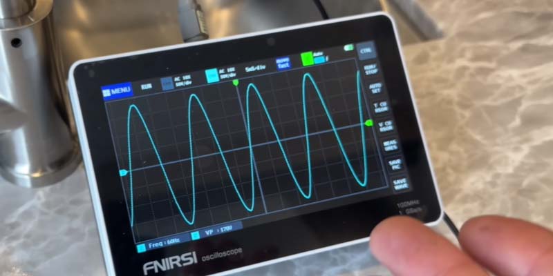 GENMAX GM10500iETC Voltage test